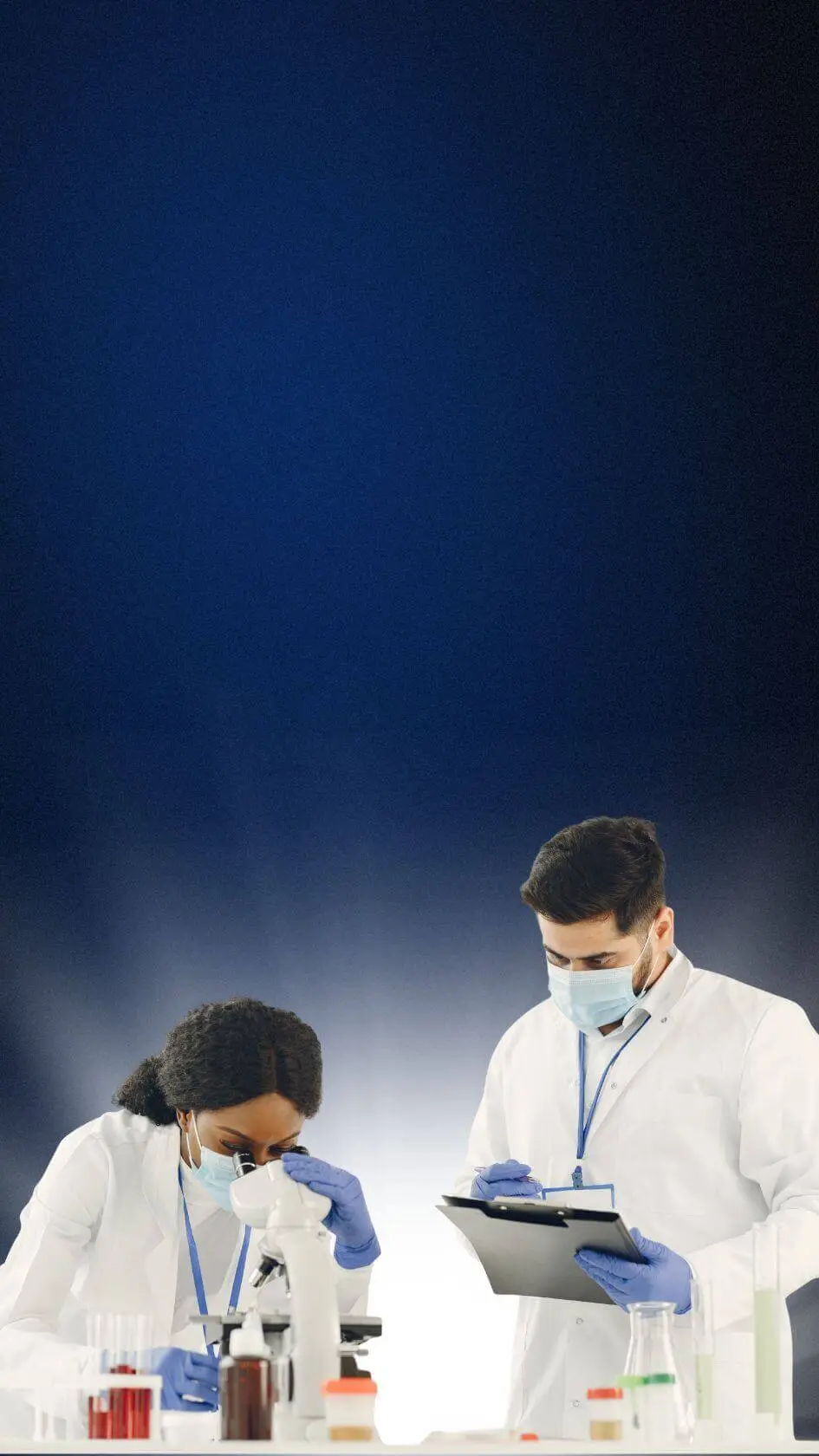 Ampli Pharma lab scientists mobile